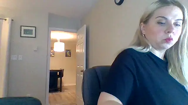 HappyIva online show from 10/18/25, 06:19