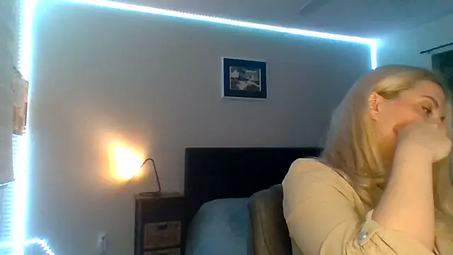 HappyIva online show from 11/30/25, 12:20