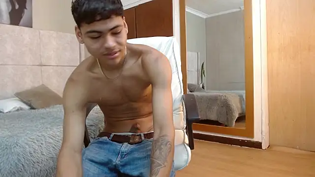 Snapshot of adam_piarse01 chatting on 10/02/25, 03:46 adam piarse01 online show from 10/02/25, 03:46