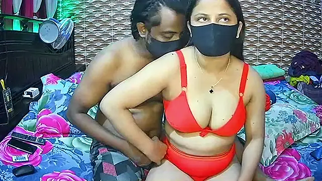 Snapshot of Hot_Nila chatting on 06/21/26, 02:58 Hot Nila online show from 06/21/26, 02:58