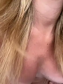 LeaHotxx online show from 06/30/26, 04:13