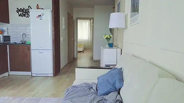 Snapshot of KristineEsme chatting on 09/11/25, 11:32 KristineEsme online show from 09/11/25, 11:32