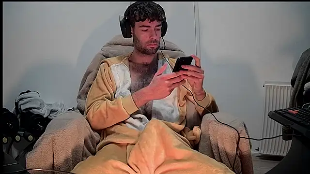 onesieboyx online show from 01/10/25, 12:26