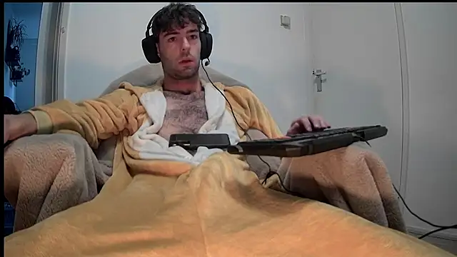 onesieboyx online show from 01/14/25, 09:13