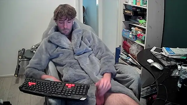 onesieboyx online show from 12/05/25, 12:25