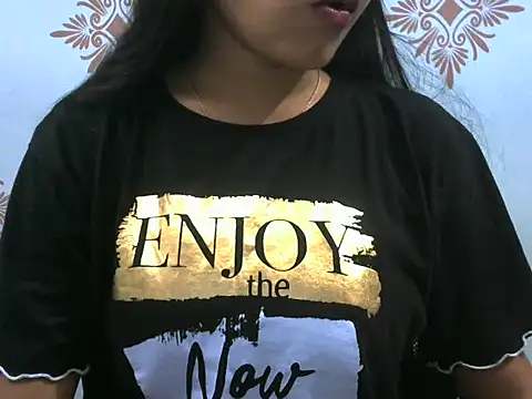 Snapshot of Misha_Sweett chatting on 10/06/25, 02:25 Misha Sweett online show from 10/06/25, 02:25