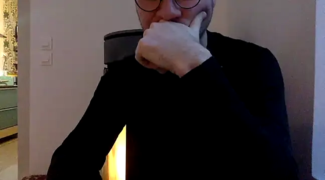 Snapshot of coquin5995 chatting on 01/04/25, 07:45 coquin5995 online show from 01/04/25, 07:45