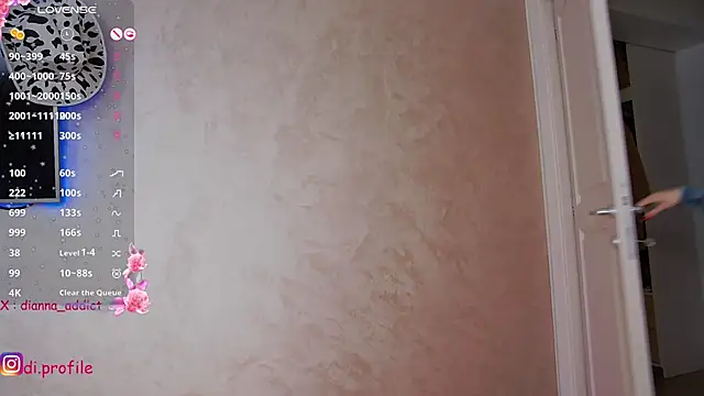 uhlala   online show from 01/07/25, 07:42