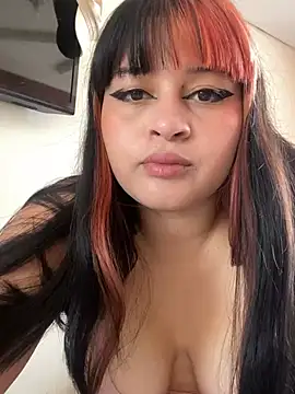 Snapshot of Jowi___ chatting on 01/13/25, 03:58 Jowi online show from 01/13/25, 03:58