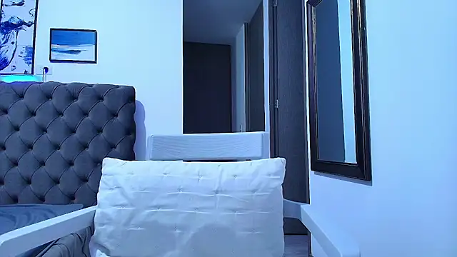 stellaallen24 online show from 01/28/25, 02:21