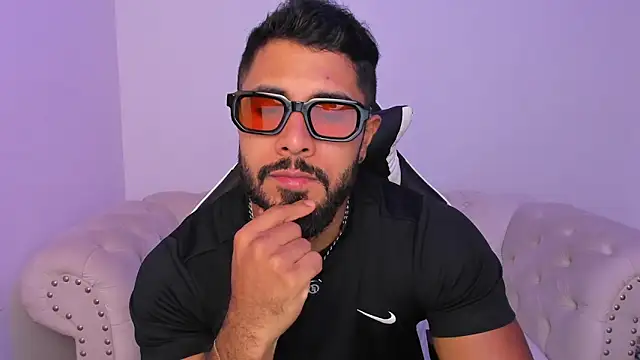 Santiago huntt online show from 03/31/26, 09:26