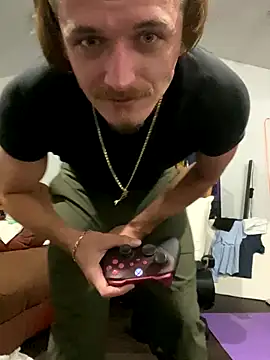 Snapshot of SparingTeller chatting on 11/19/25, 10:37 SparingTeller online show from 11/19/25, 10:37