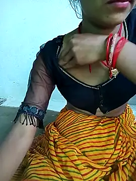 Amaya Bajwa online show from 02/28/25, 11:47