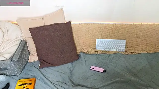 emilytrays online show from 02/03/26, 02:53