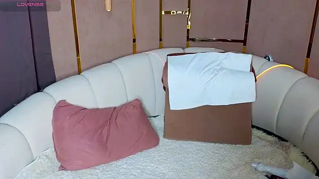 emilytrays online show from 05/08/26, 03:39