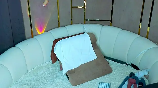 emilytrays online show from 05/27/26, 11:57