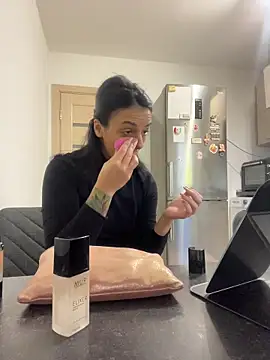 NNNoire online show from 11/26/25, 11:22