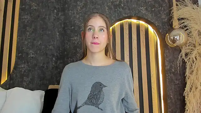 sara  jones gh online show from 02/02/25, 10:06