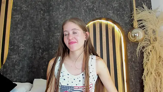 sara  jones gh online show from 02/03/25, 10:21