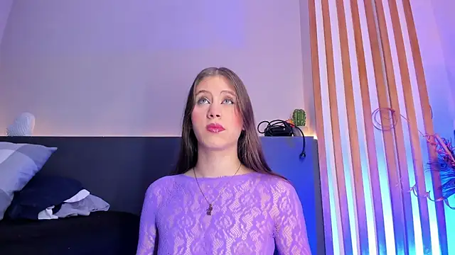 sara  jones gh online show from 09/22/25, 11:34