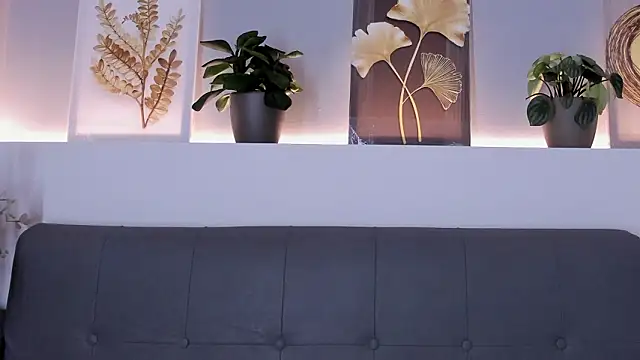 sara  jones gh online show from 02/25/26, 06:17