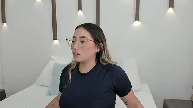 Snapshot of antonella_cutie_ chatting on 01/20/25, 02:57 antonella cutie online show from 01/20/25, 02:57