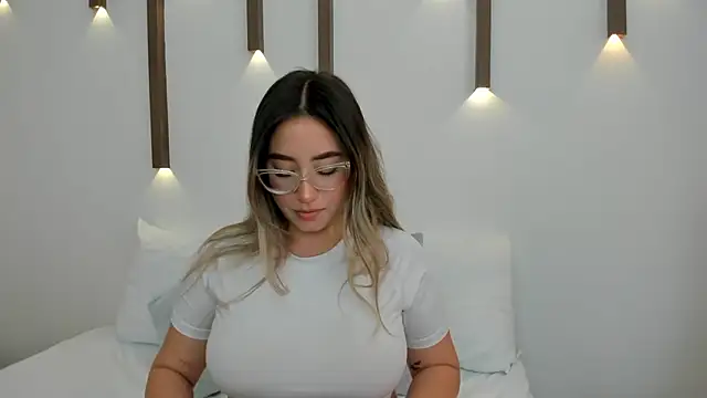 Snapshot of antonella_cutie_ chatting on 01/25/25, 03:09 antonella cutie online show from 01/25/25, 03:09