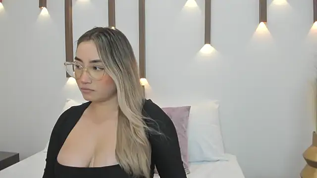 Snapshot of antonella_cutie_ chatting on 02/10/25, 12:08 antonella cutie online show from 02/10/25, 12:08