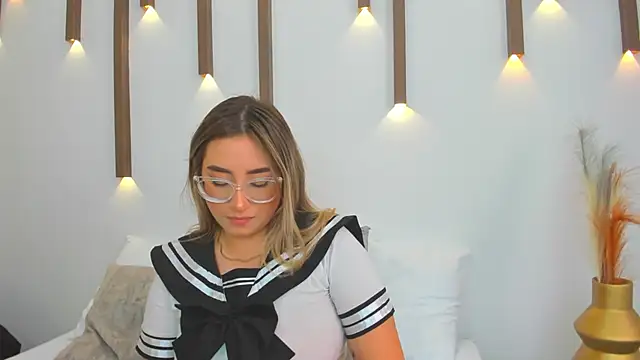 Snapshot of antonella_cutie_ chatting on 03/01/25, 03:16 antonella cutie online show from 03/01/25, 03:16