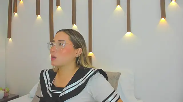 Snapshot of antonella_cutie_ chatting on 03/08/25, 12:20 antonella cutie online show from 03/08/25, 12:20