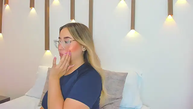 Snapshot of antonella_cutie_ chatting on 03/10/25, 03:30 antonella cutie online show from 03/10/25, 03:30