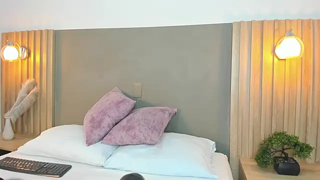 Snapshot of antonella_cutie_ chatting on 03/12/25, 12:57 antonella cutie online show from 03/12/25, 12:57