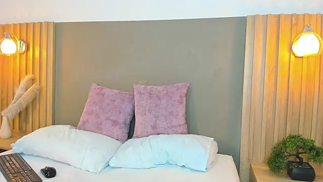 Snapshot of antonella_cutie_ chatting on 03/12/25, 04:02 antonella cutie online show from 03/12/25, 04:02