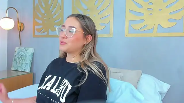 Snapshot of antonella_cutie_ chatting on 03/12/25, 10:39 antonella cutie online show from 03/12/25, 10:39