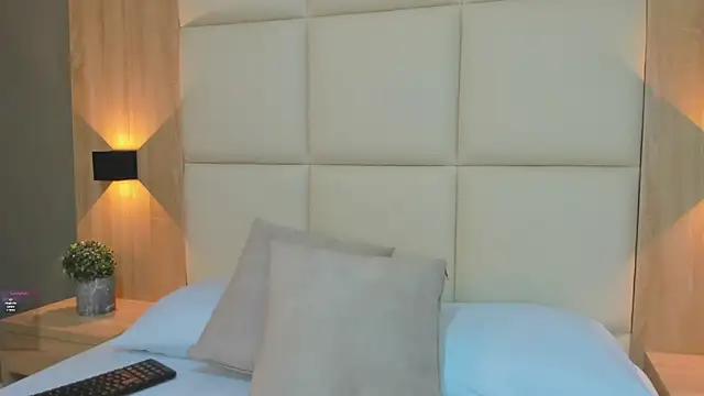 Snapshot of antonella_cutie_ chatting on 11/06/25, 12:17 antonella cutie online show from 11/06/25, 12:17