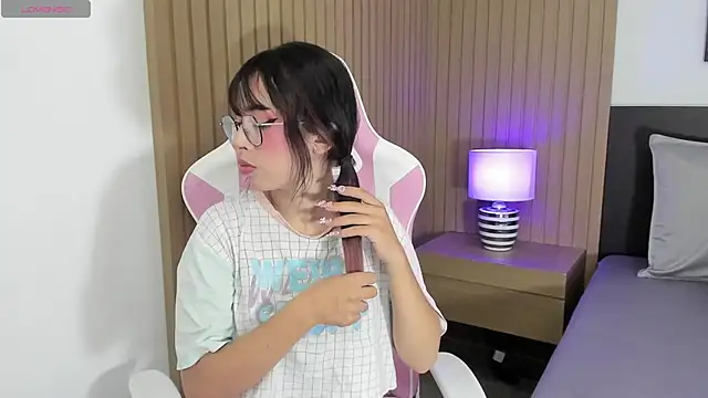 Snapshot of vi_anaya chatting on 02/11/25, 11:43 vi anaya online show from 02/11/25, 11:43