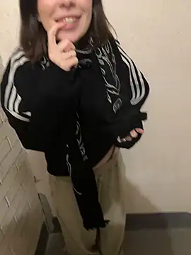 Snapshot of Alexandria_Balenciaga chatting on 01/18/25, 11:33 Alexandria Balenciaga online show from 01/18/25, 11:33