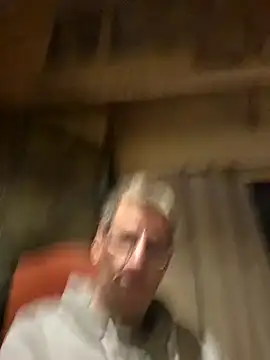 Snapshot of dimitrimarek chatting on 01/04/25, 06:51 dimitrimarek online show from 01/04/25, 06:51