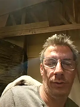 Snapshot of dimitrimarek chatting on 01/05/25, 10:40 dimitrimarek online show from 01/05/25, 10:40