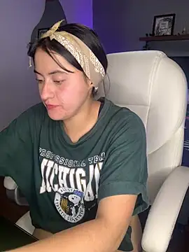 Snapshot of Camila_pinkk chatting on 02/26/25, 05:17 Camila pinkk online show from 02/26/25, 05:17