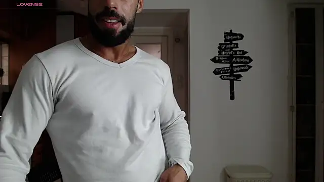 Snapshot of todddantes25 chatting on 03/22/25, 11:00 todddantes25 online show from 03/22/25, 11:00