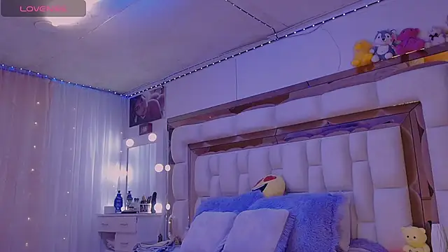 Aliana Ross online show from 10/16/25, 08:04