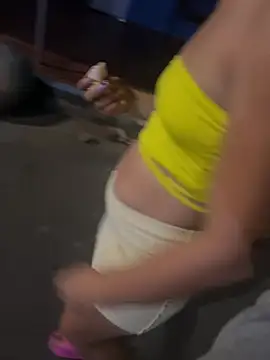 Snapshot of the_queen_of_street chatting on 02/04/25, 02:39 the queen of street online show from 02/04/25, 02:39