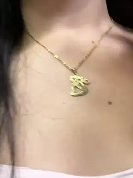 Snapshot of the_queen_of_street chatting on 02/12/25, 04:54 the queen of street online show from 02/12/25, 04:54