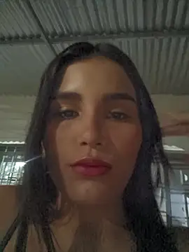 Snapshot of the_queen_of_street chatting on 02/20/25, 03:01 the queen of street online show from 02/20/25, 03:01