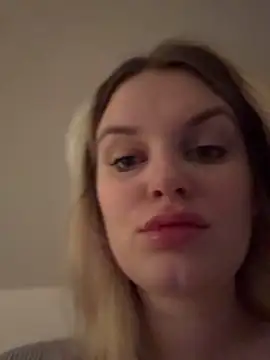 Snapshot of shiny_bunnyyy chatting on 01/18/25, 05:10 shiny bunnyyy online show from 01/18/25, 05:10