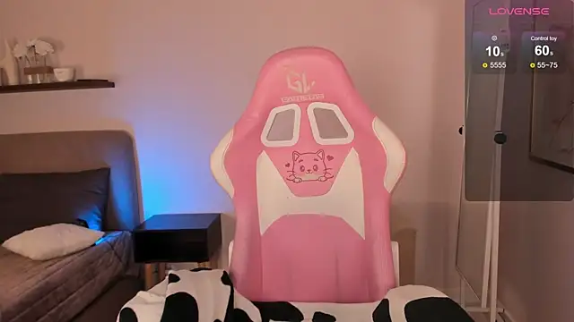 blue nymph1 online show from 10/07/25, 10:01