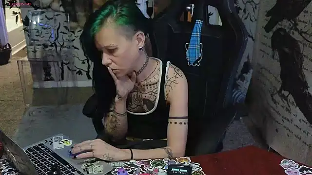 Snapshot of trashbrat chatting on 09/28/25, 09:47 trashbrat online show from 09/28/25, 09:47