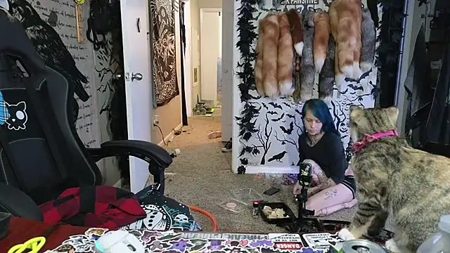 Snapshot of trashbrat chatting on 11/14/25, 06:23 trashbrat online show from 11/14/25, 06:23