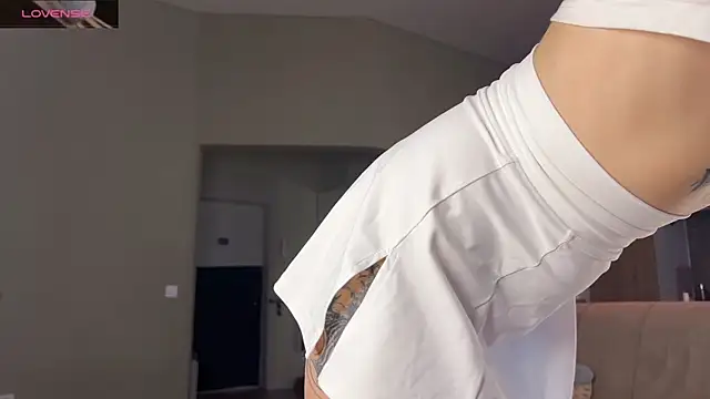 Snapshot of Shyrubate chatting on 03/03/25, 05:31 Shyrubate online show from 03/03/25, 05:31